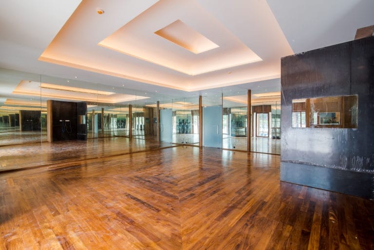 รับติดตั้งกระจก เอ็นทีกลาส